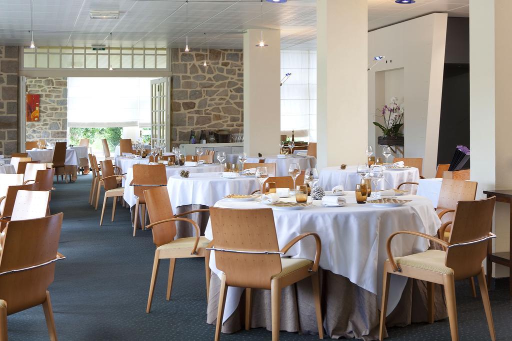 Hotel Sports & Spa - La Voile D'Or Sables-dʼOr-les-Pins Buitenkant foto