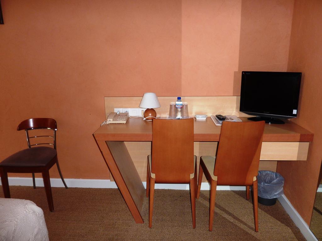 Hotel Sports & Spa - La Voile D'Or Sables-dʼOr-les-Pins Buitenkant foto